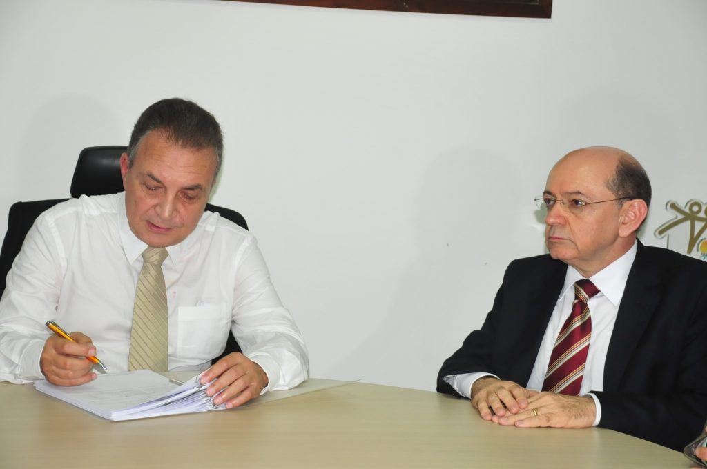 foto2_luis-fernando-e-o-vice-eudes-sampaio